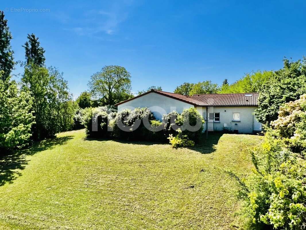Maison à SAINT-BONNET-PRES-RIOM