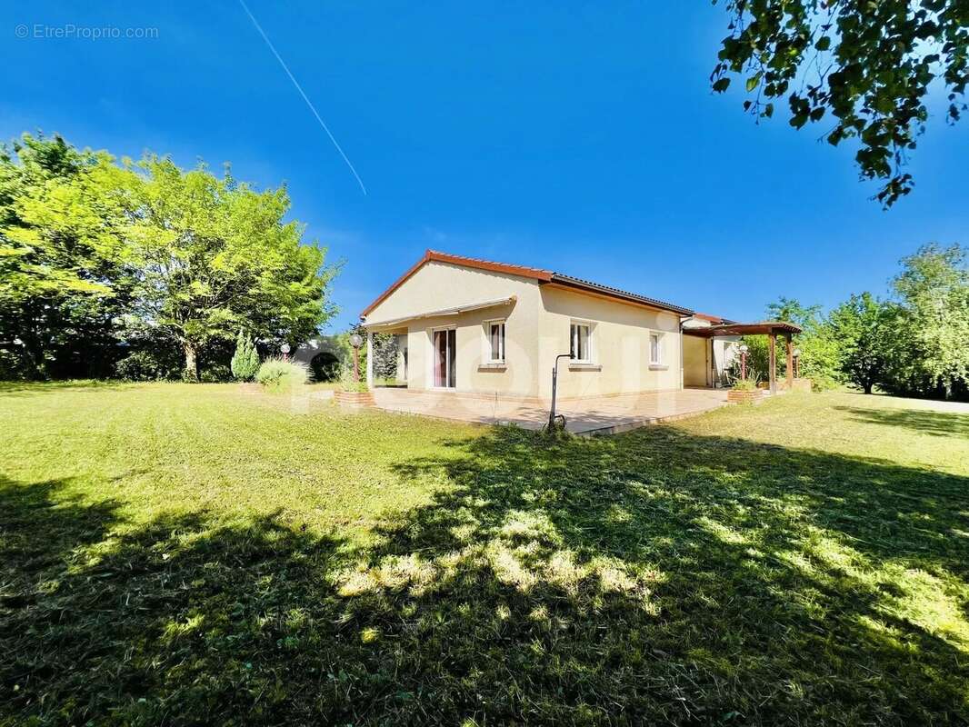 Maison à SAINT-BONNET-PRES-RIOM