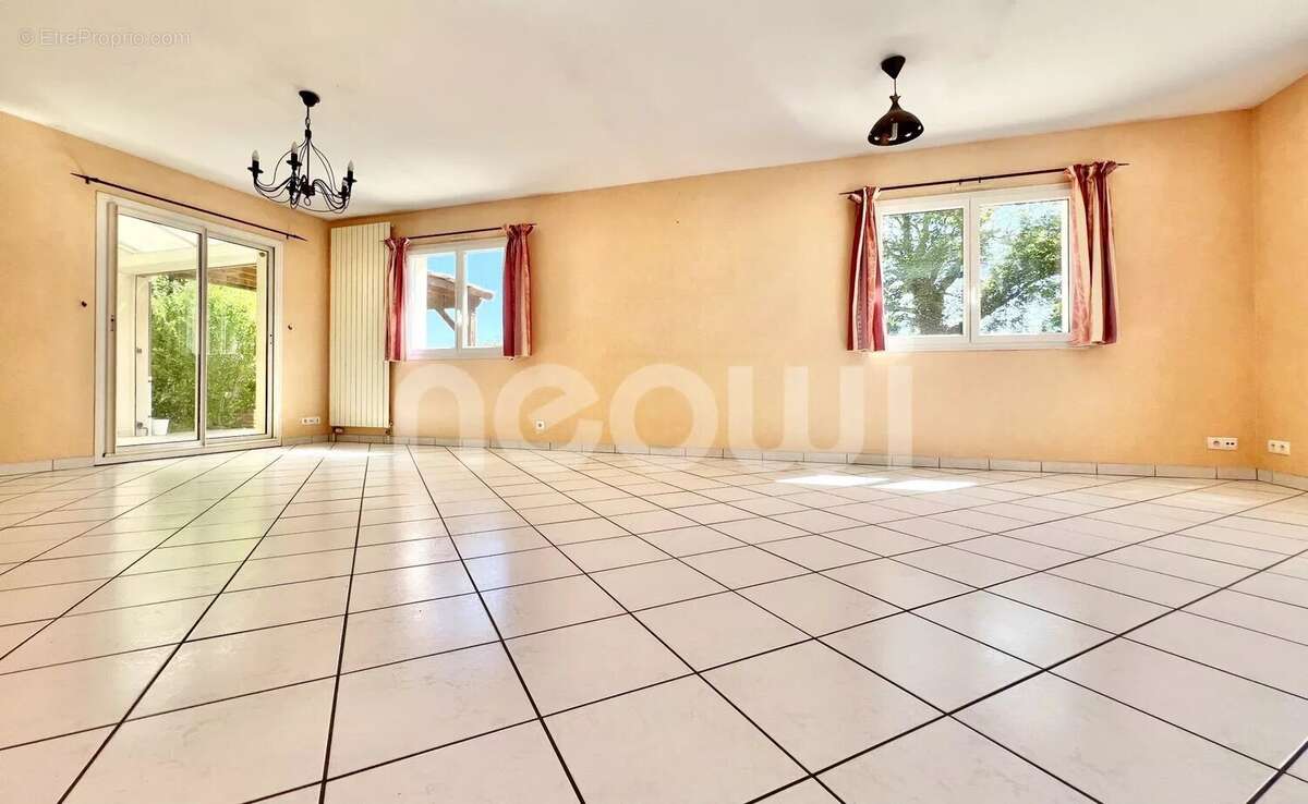 Maison à SAINT-BONNET-PRES-RIOM