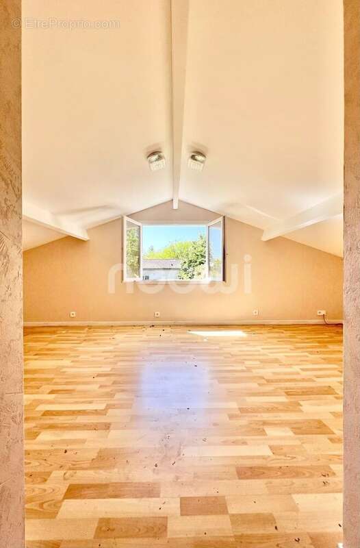 Maison à SAINT-BONNET-PRES-RIOM