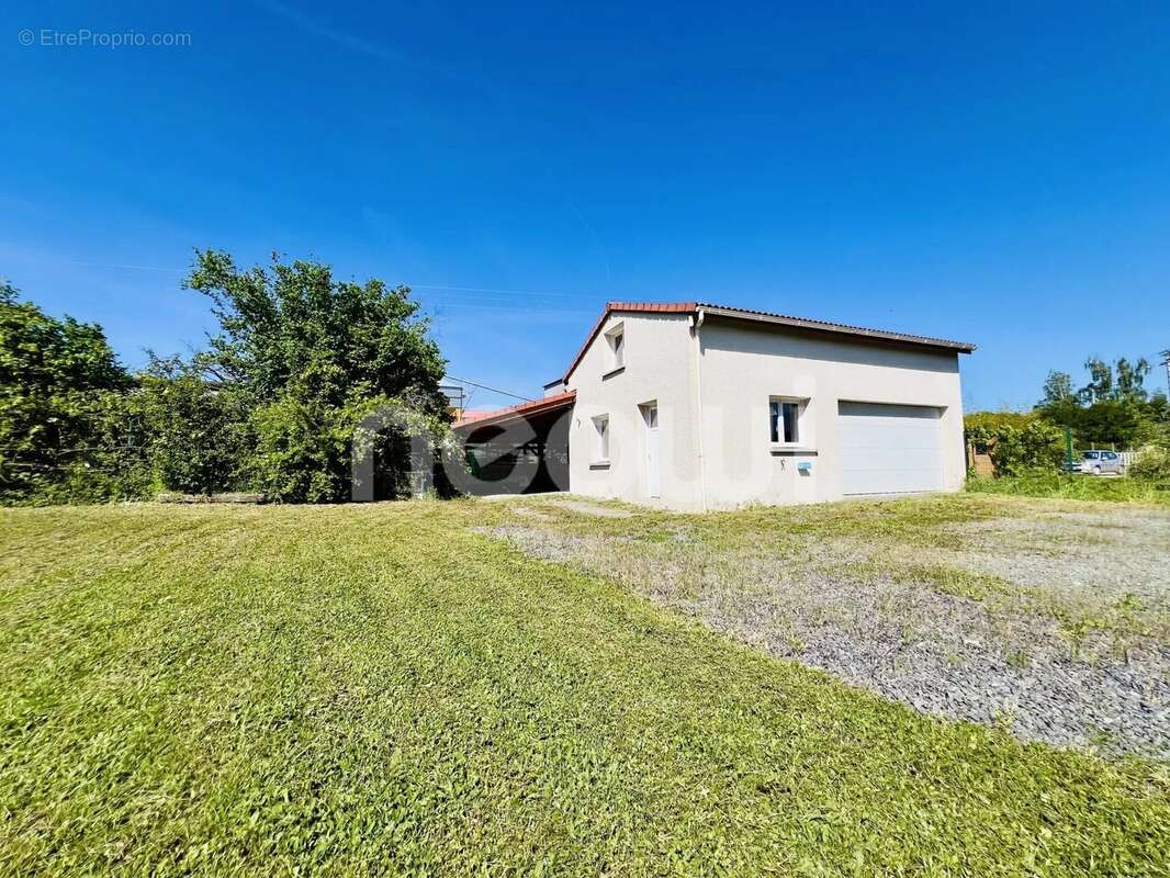 Maison à SAINT-BONNET-PRES-RIOM