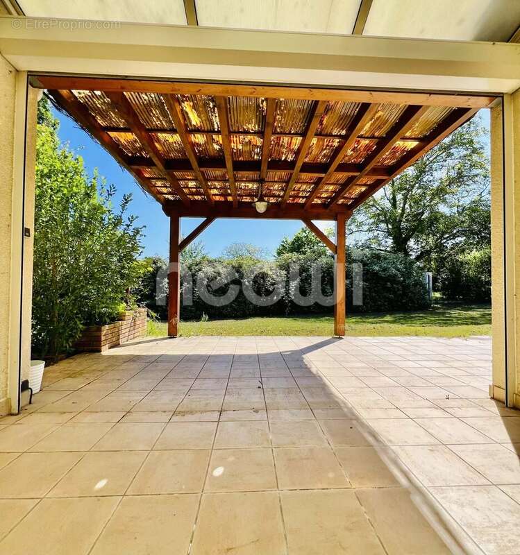 Maison à SAINT-BONNET-PRES-RIOM