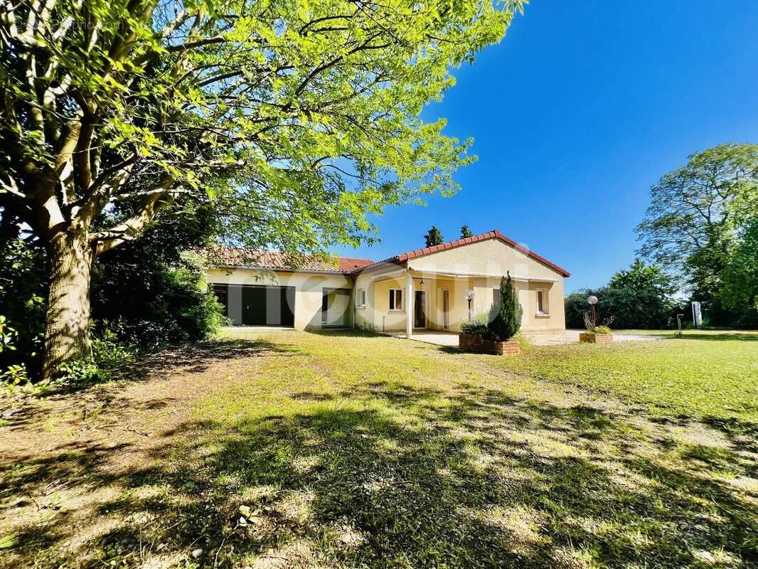 Maison à SAINT-BONNET-PRES-RIOM