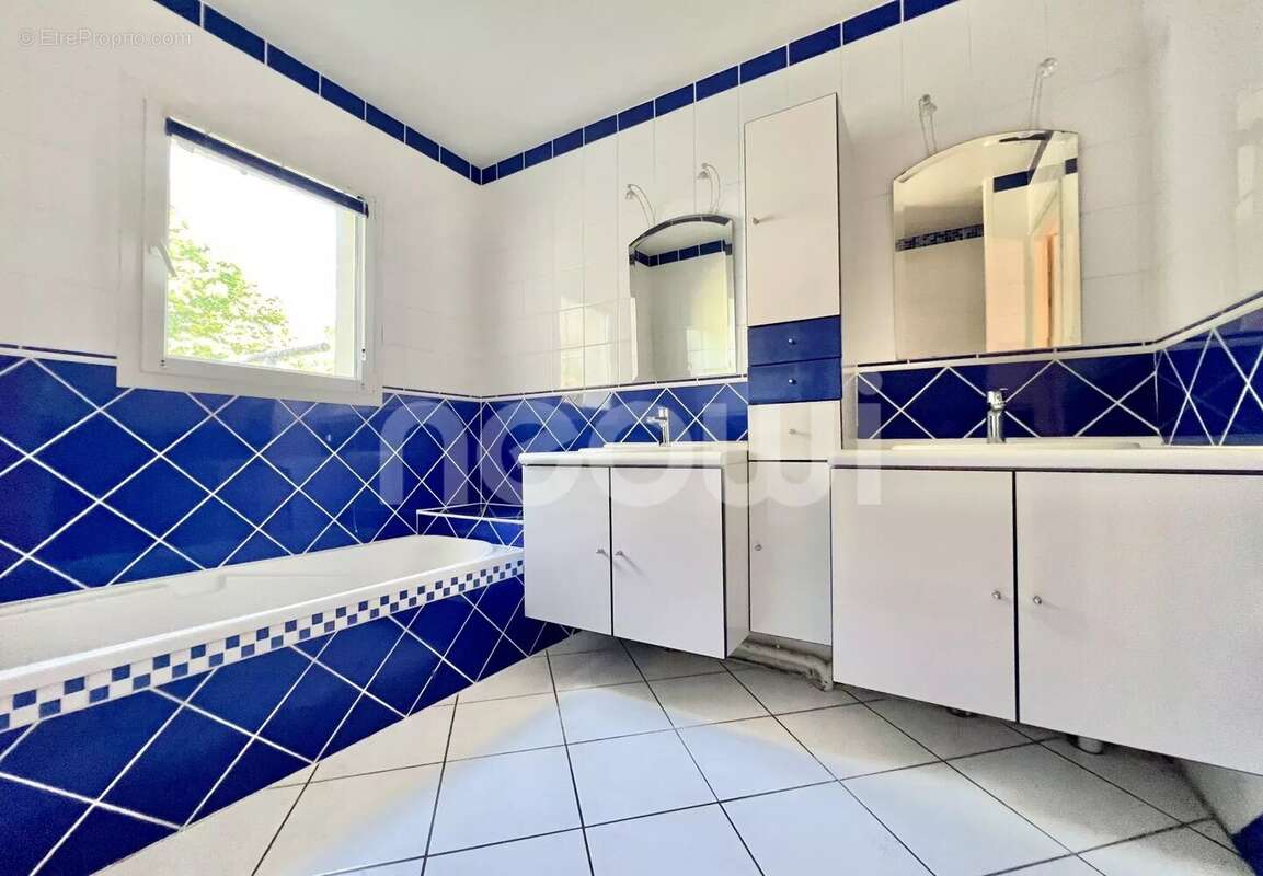 Maison à SAINT-BONNET-PRES-RIOM