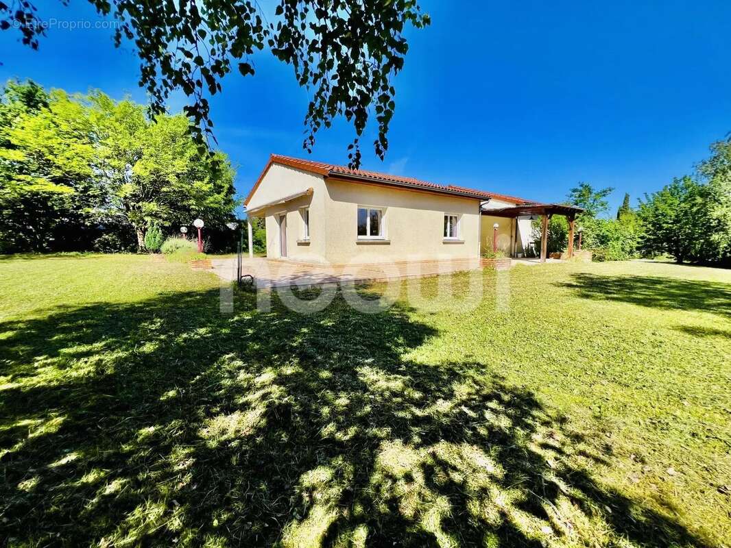 Maison à SAINT-BONNET-PRES-RIOM