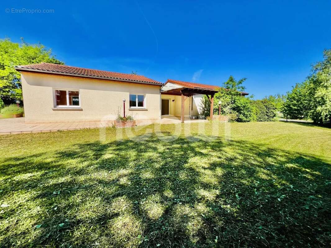 Maison à SAINT-BONNET-PRES-RIOM