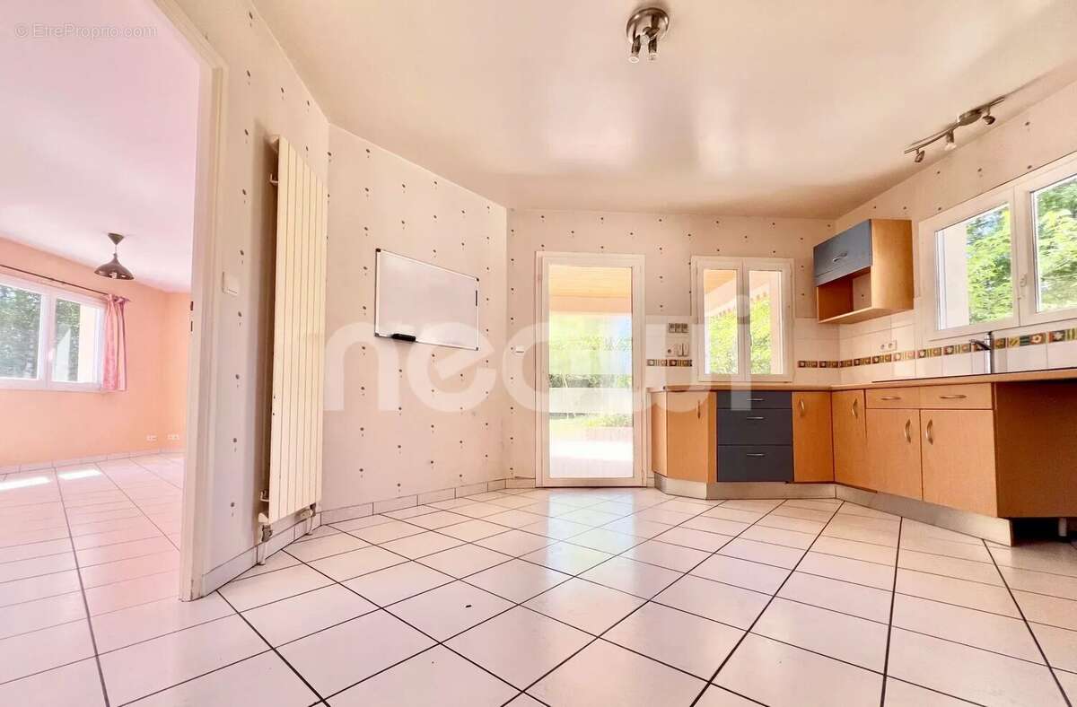 Maison à SAINT-BONNET-PRES-RIOM