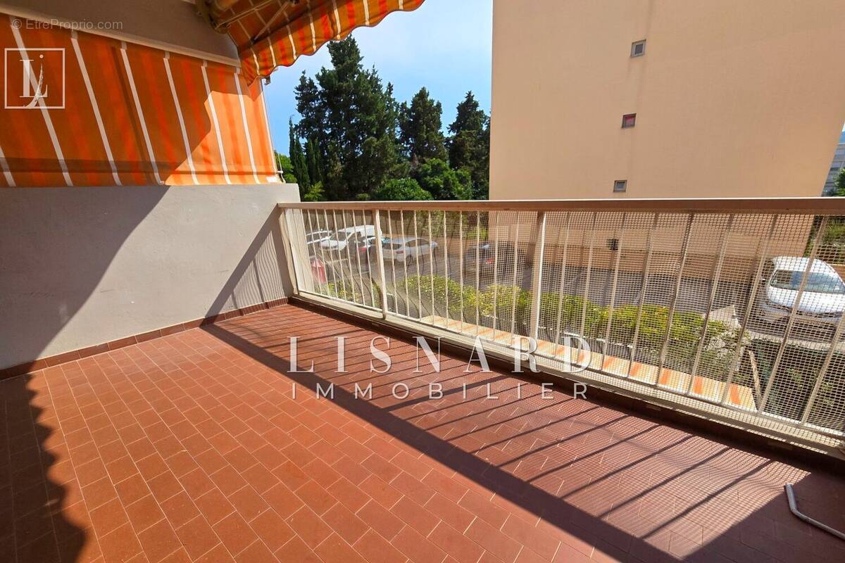 Appartement à VALLAURIS