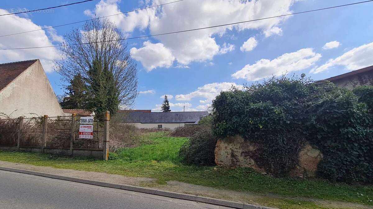 Terrain à MAINTENON