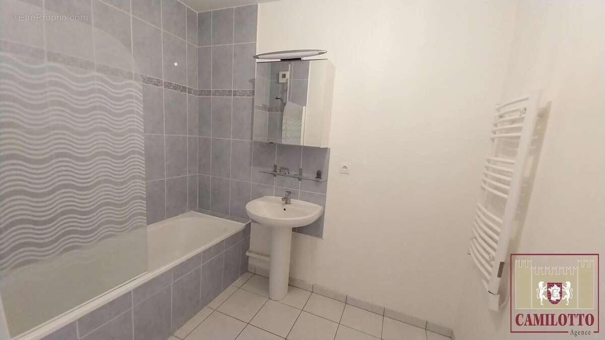 Appartement à EPERNON