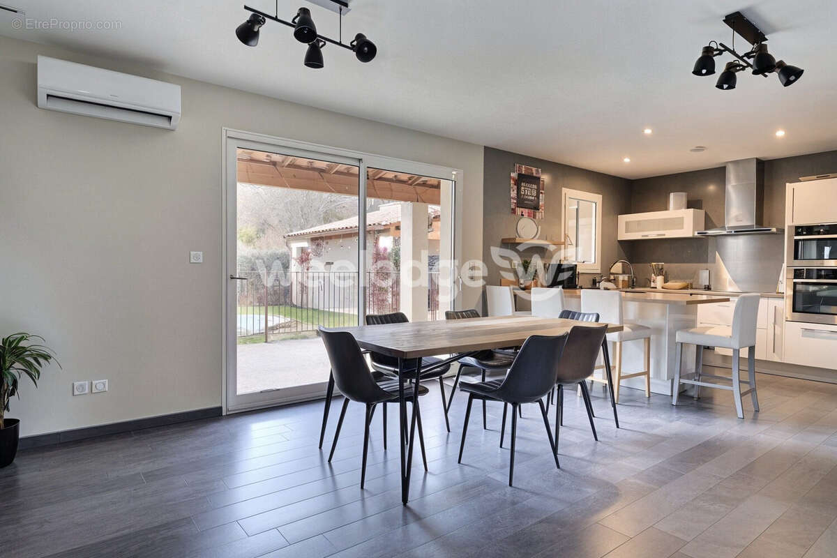 Salon - Maison à PEYNIER