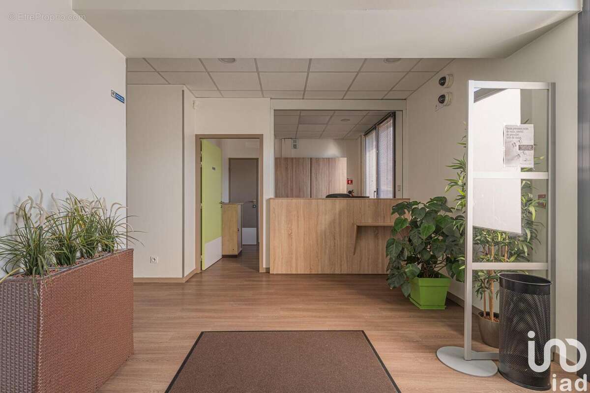 Photo 4 - Commerce à ECHIROLLES