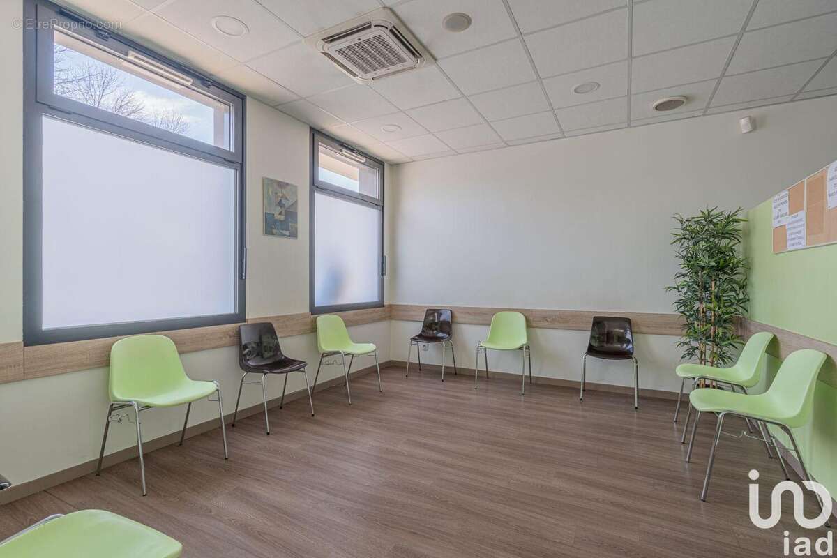 Photo 5 - Commerce à ECHIROLLES