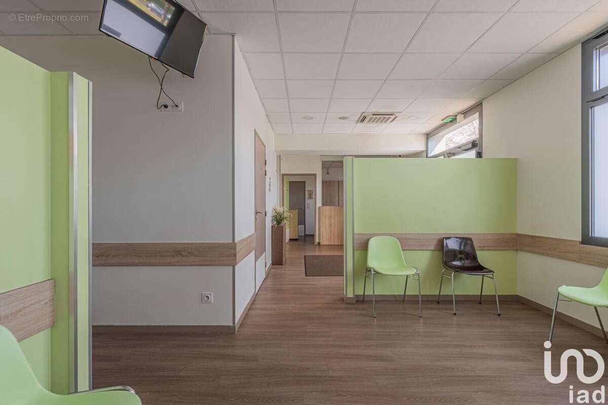 Photo 7 - Commerce à ECHIROLLES