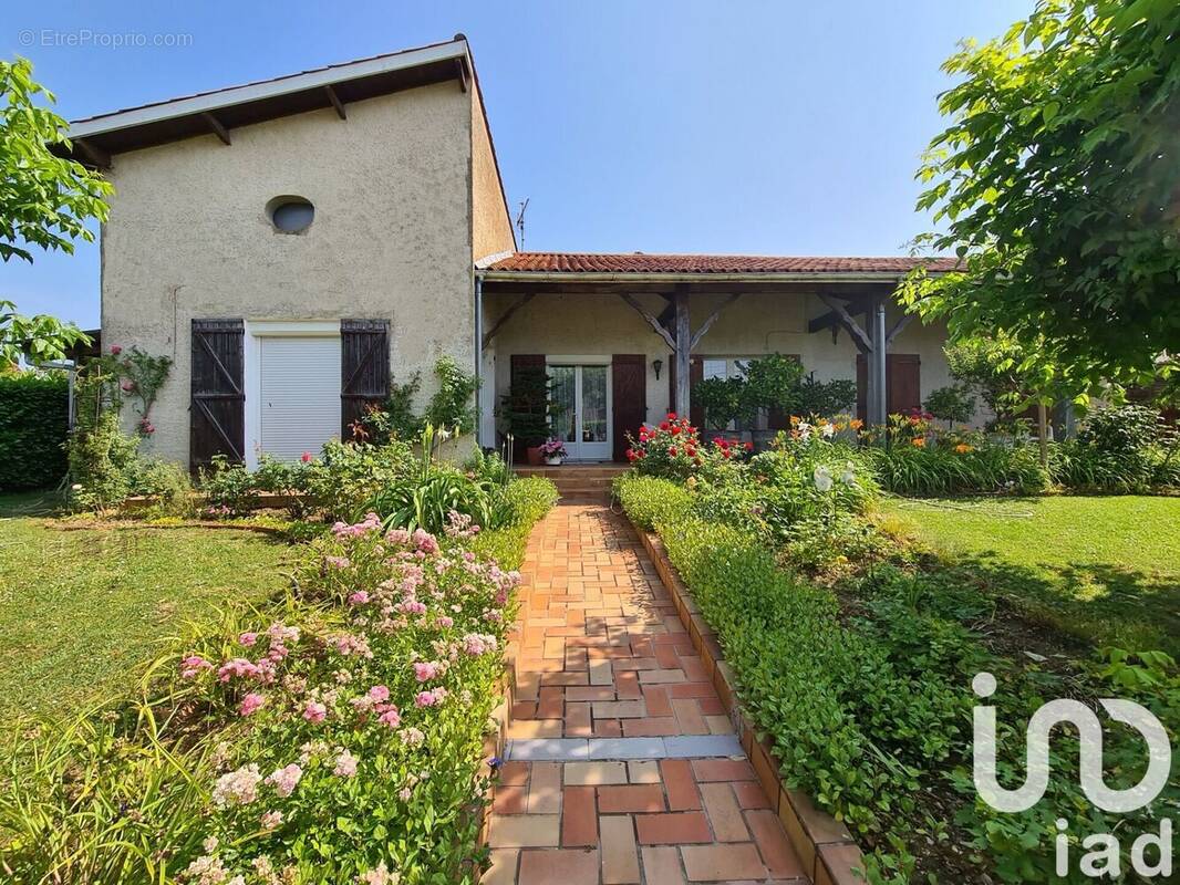 Photo 1 - Maison à SAINT-PARDOUX-ISAAC