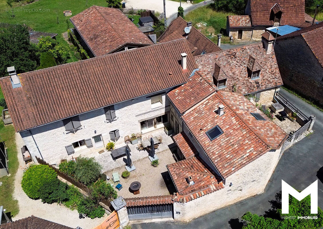 Maison à SAVIGNAC-LES-EGLISES