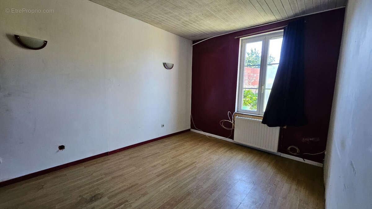 Maison à LACHAPELLE-AUX-POTS