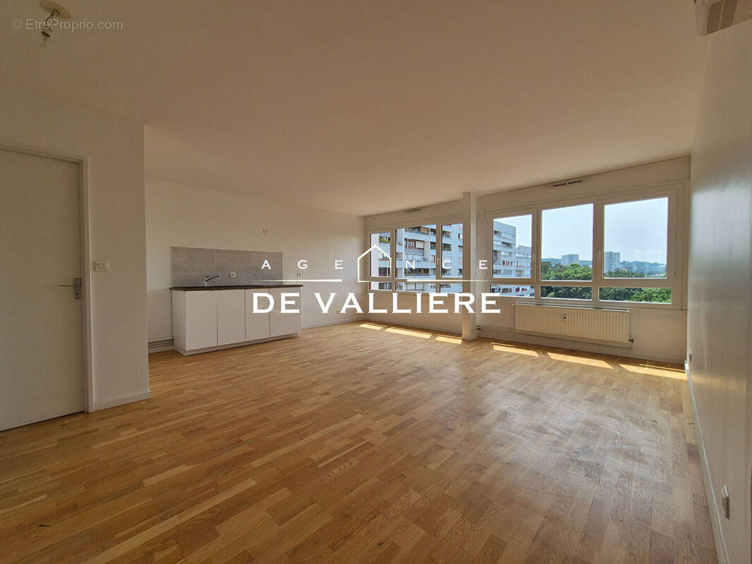 Appartement à NANTERRE