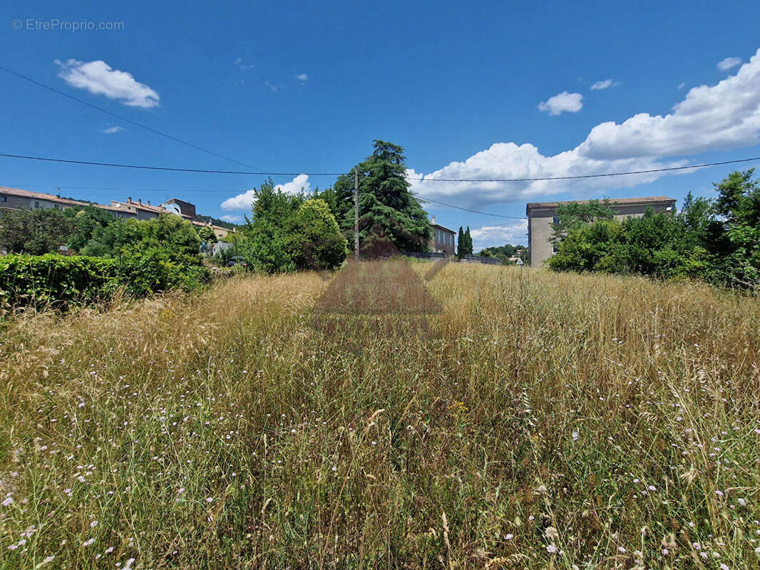 Terrain à SAINT-PAUL-LE-JEUNE