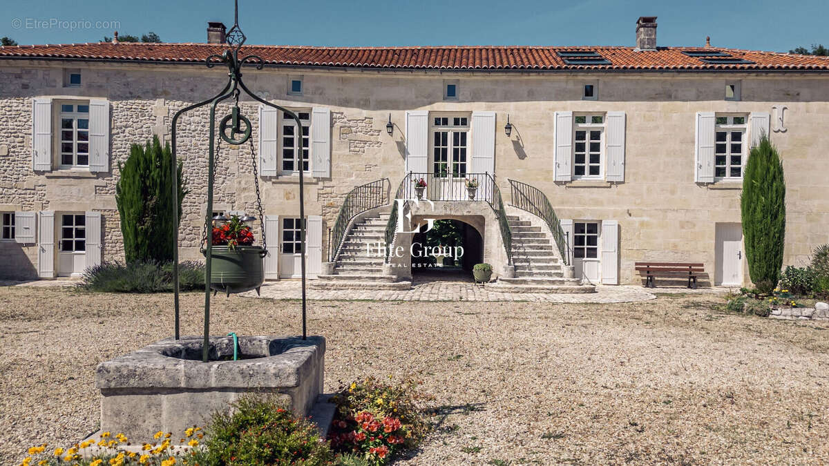 Maison à BOURG-CHARENTE