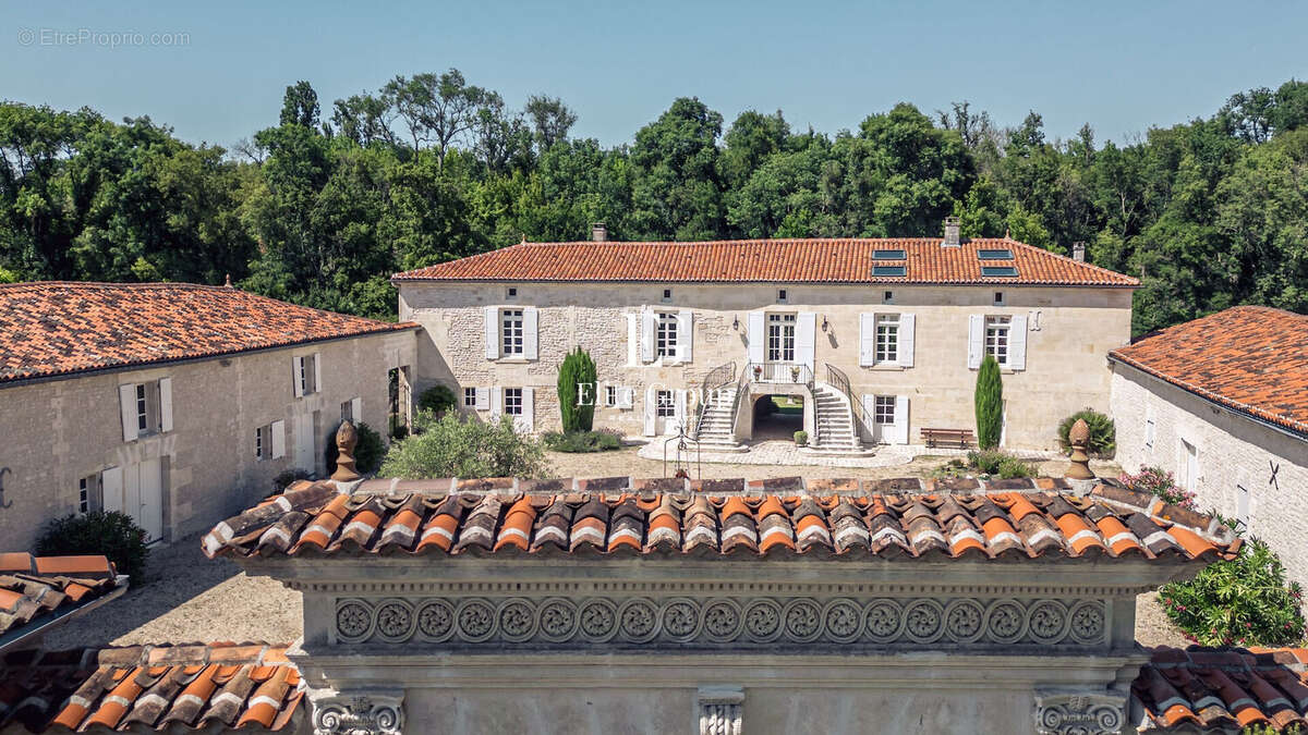 Maison à BOURG-CHARENTE