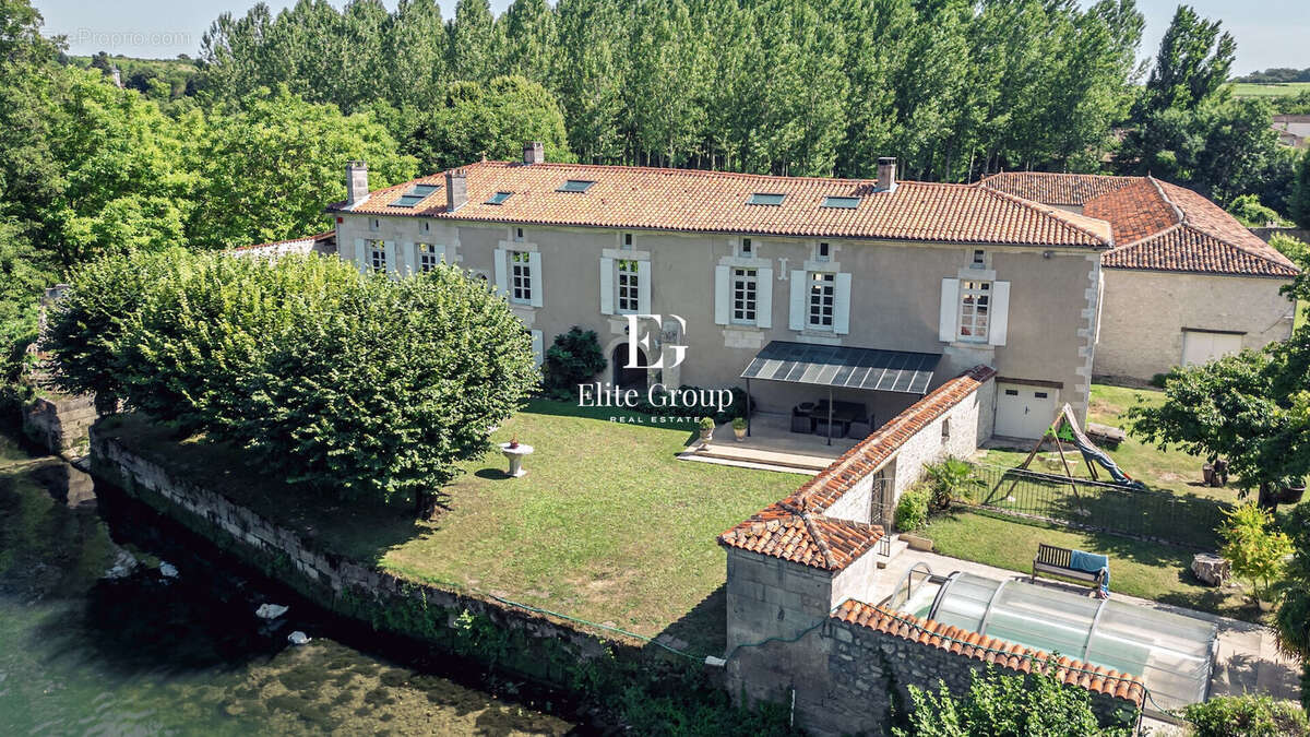 Maison à BOURG-CHARENTE