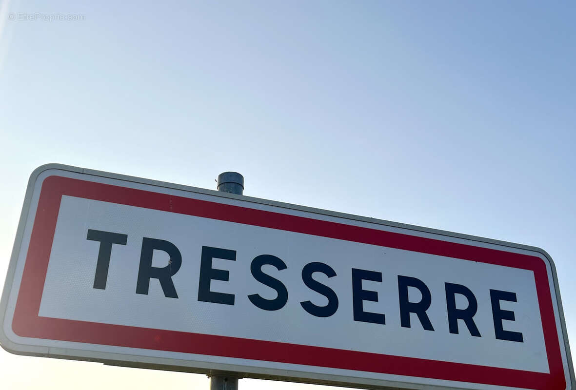 Terrain à TRESSERRE