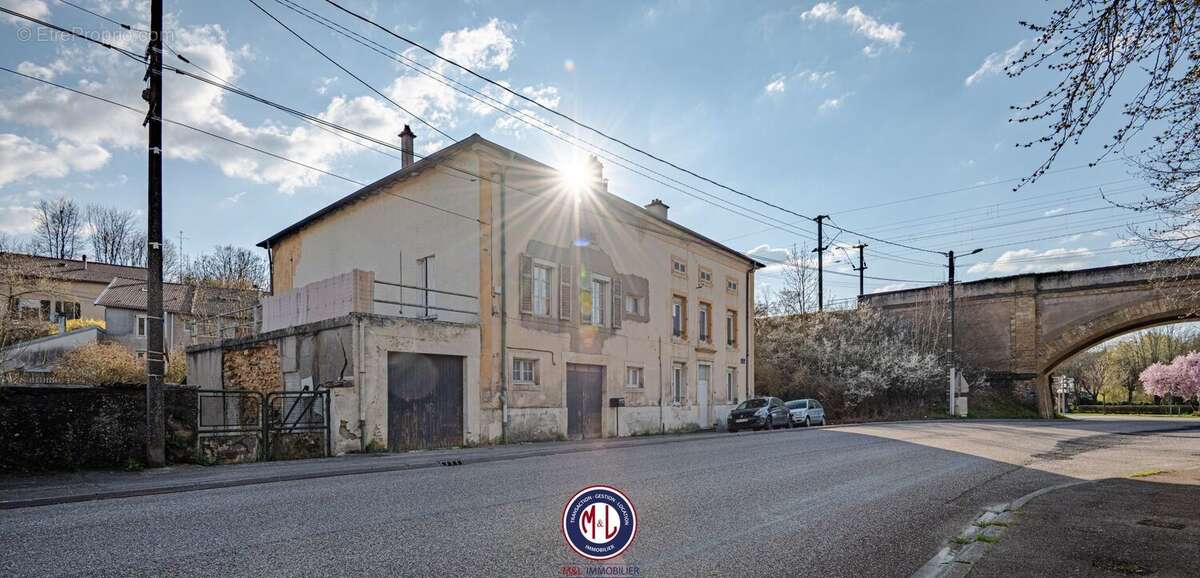 Appartement à THIAUCOURT-REGNIEVILLE