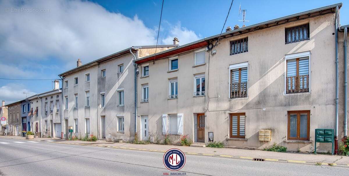 Appartement à COURCELLES-CHAUSSY