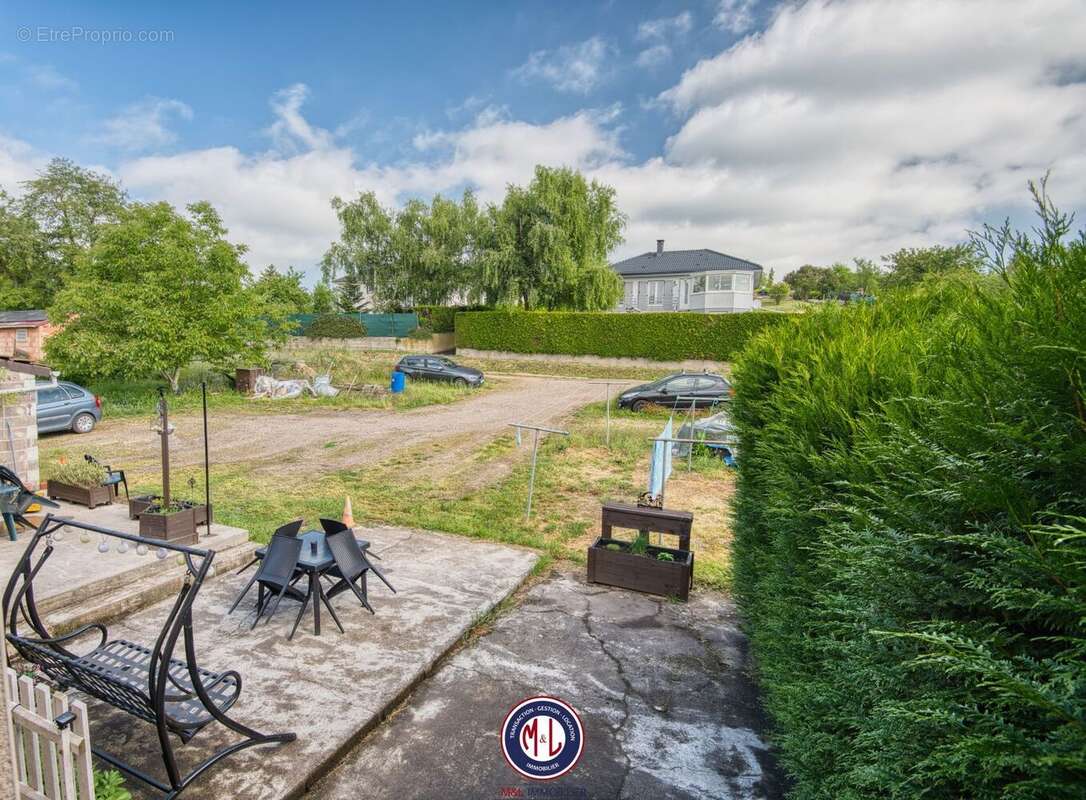Appartement à COURCELLES-CHAUSSY