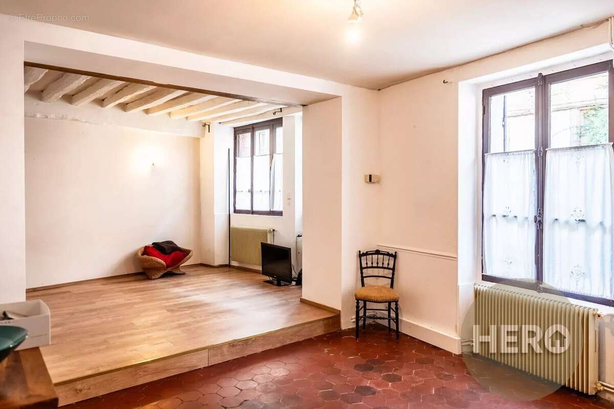 Maison à NEAUPHLE-LE-CHATEAU