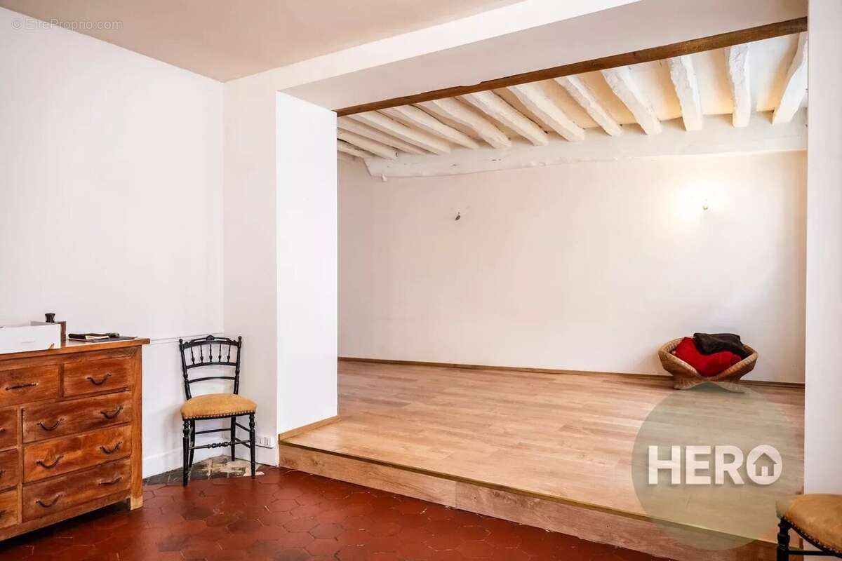 Maison à NEAUPHLE-LE-CHATEAU