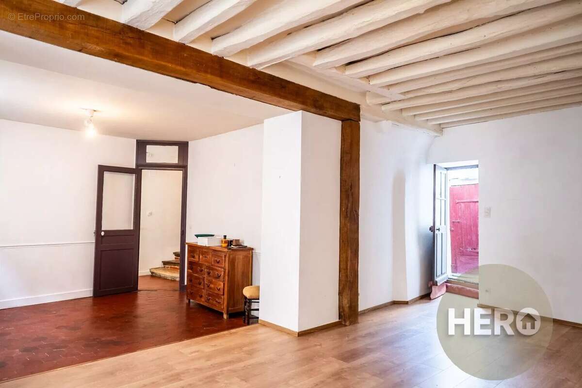 Maison à NEAUPHLE-LE-CHATEAU