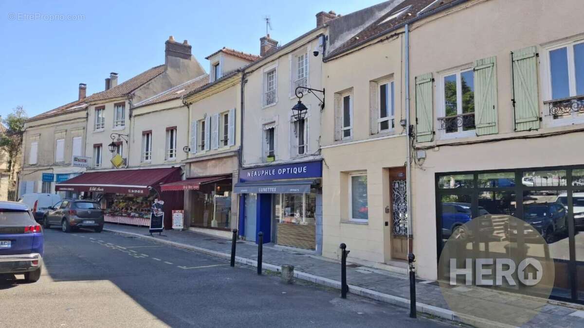Appartement à JOUARS-PONTCHARTRAIN
