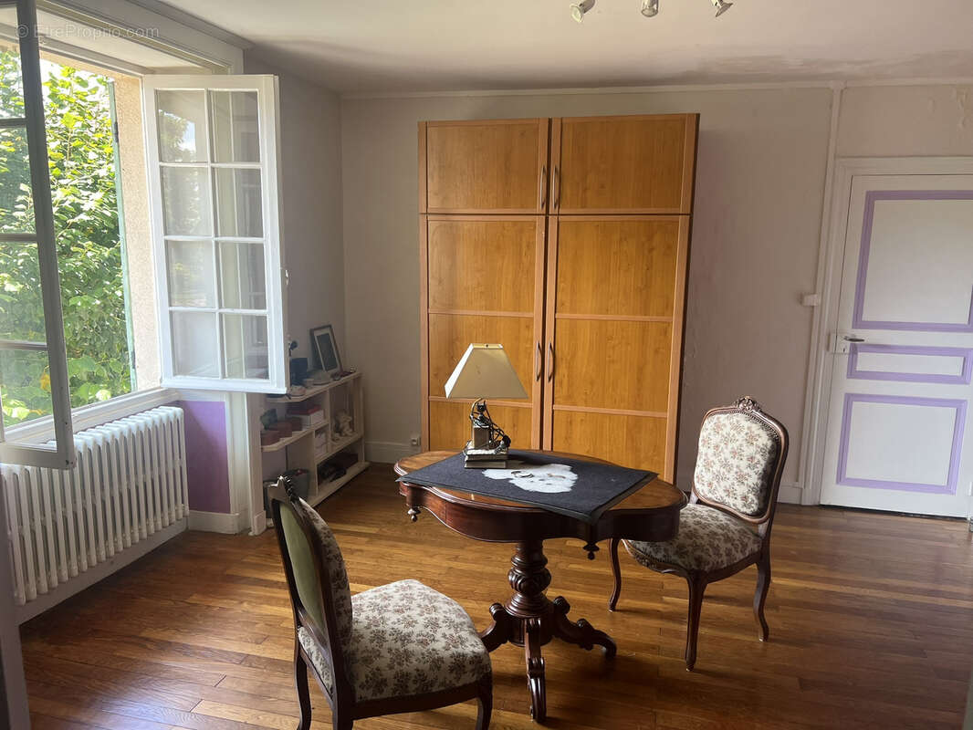 Maison à SAINT-CHRISTOPHE-EN-BRIONNAIS