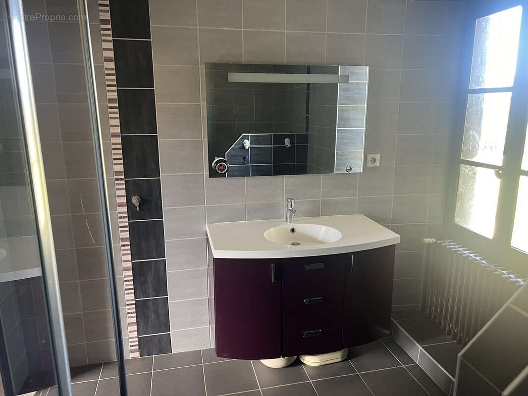 Maison à SAINT-CHRISTOPHE-EN-BRIONNAIS