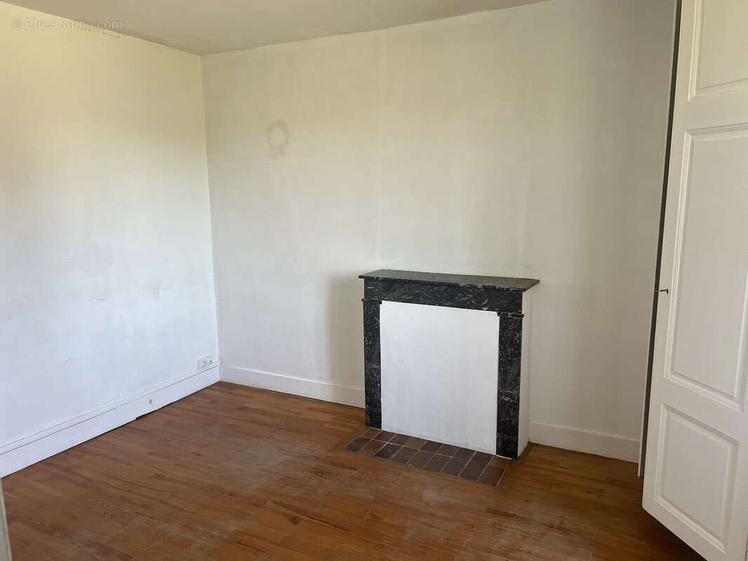 Maison à SAINT-CHRISTOPHE-EN-BRIONNAIS