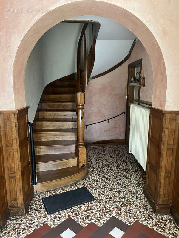 Maison à SAINT-CHRISTOPHE-EN-BRIONNAIS