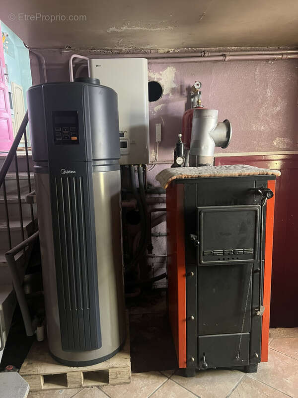 Maison à SAINT-CHRISTOPHE-EN-BRIONNAIS