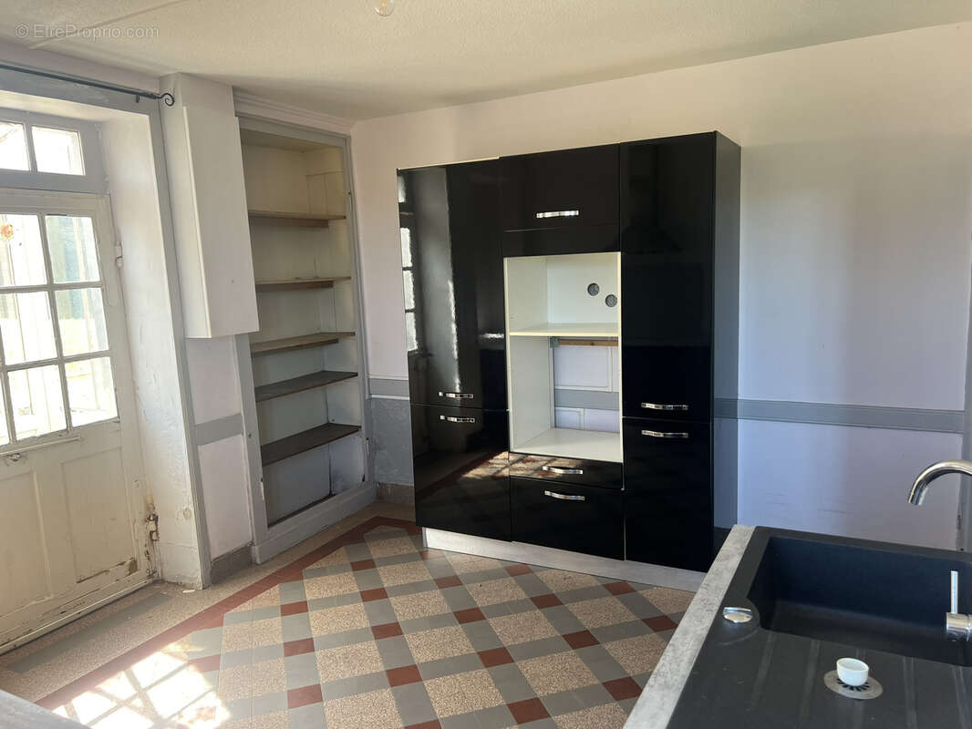 Maison à SAINT-CHRISTOPHE-EN-BRIONNAIS