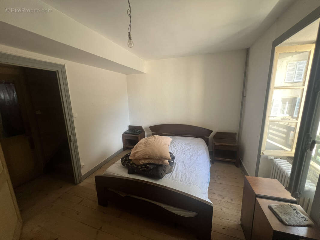 Maison à SAINT-CHRISTOPHE-EN-BRIONNAIS