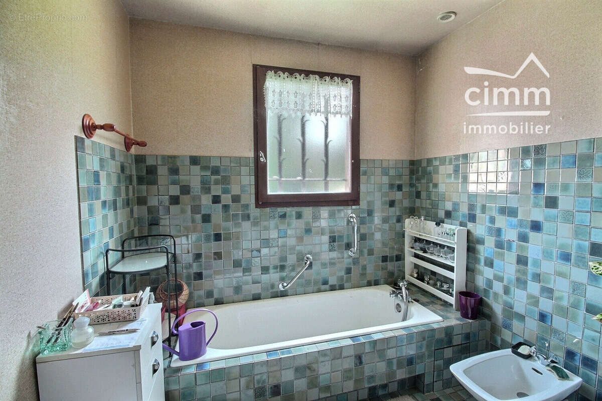 Maison à SAINT-SIMEON-DE-BRESSIEUX