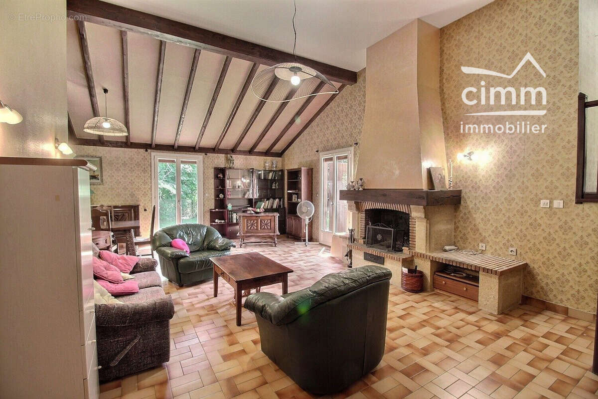 Maison à SAINT-SIMEON-DE-BRESSIEUX