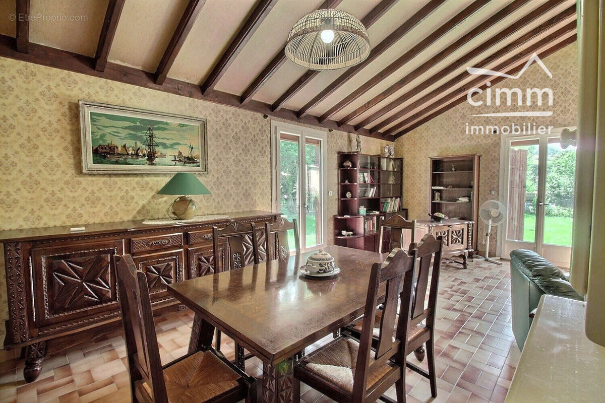 Maison à SAINT-SIMEON-DE-BRESSIEUX