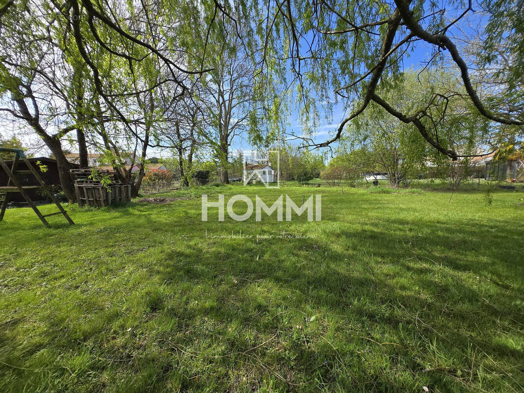 Terrain à LE CELLIER