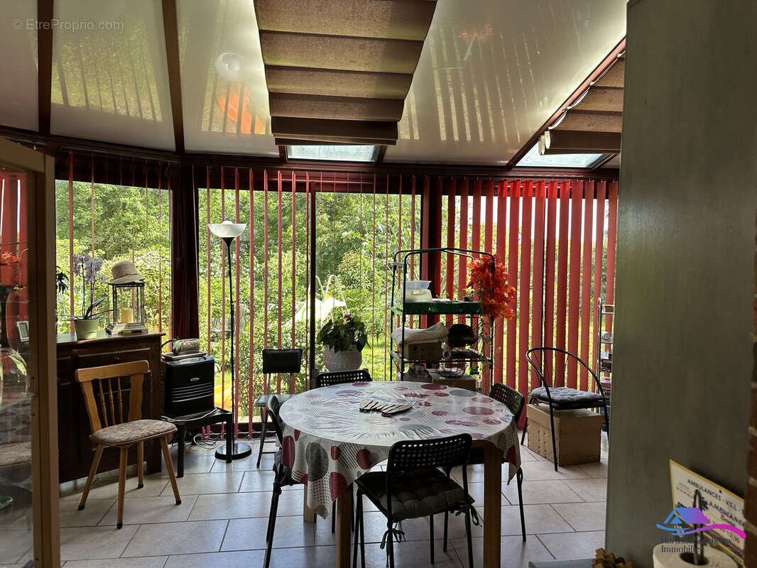 Véranda - Maison à NOUZERINES