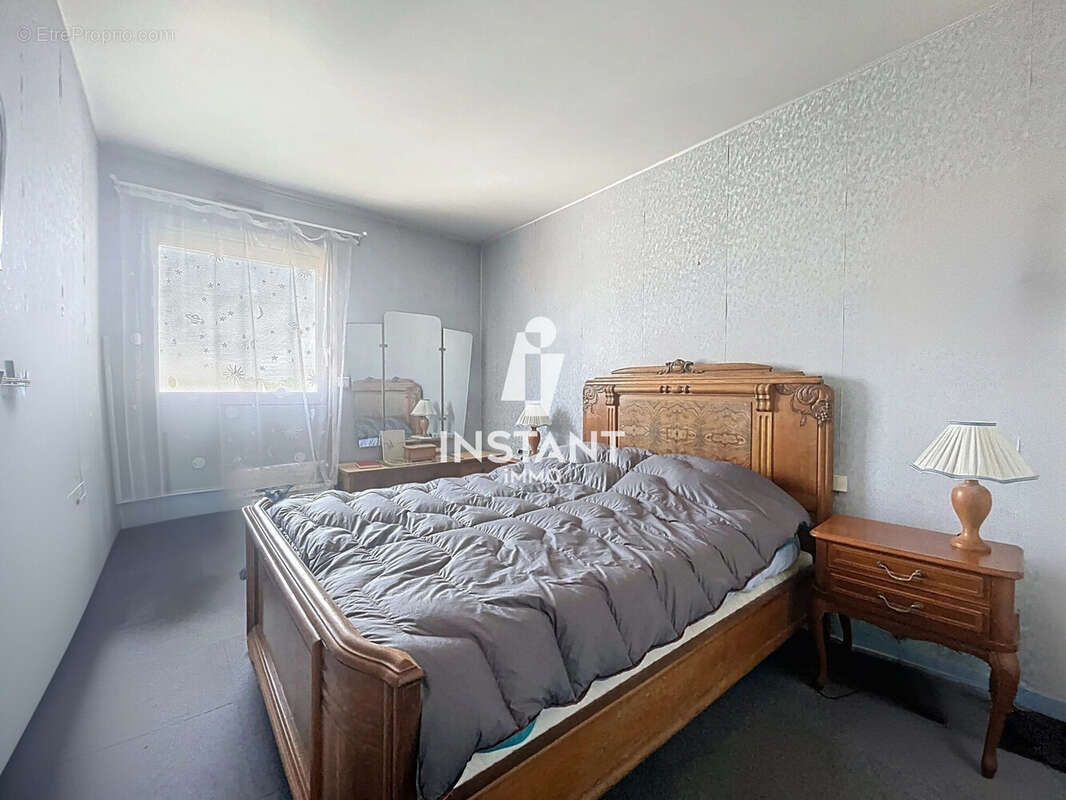 Appartement à CHARENTON-LE-PONT