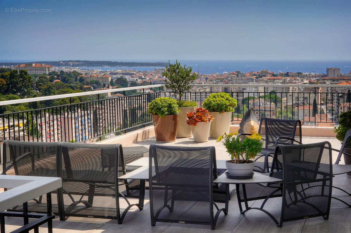 Appartement à LE CANNET