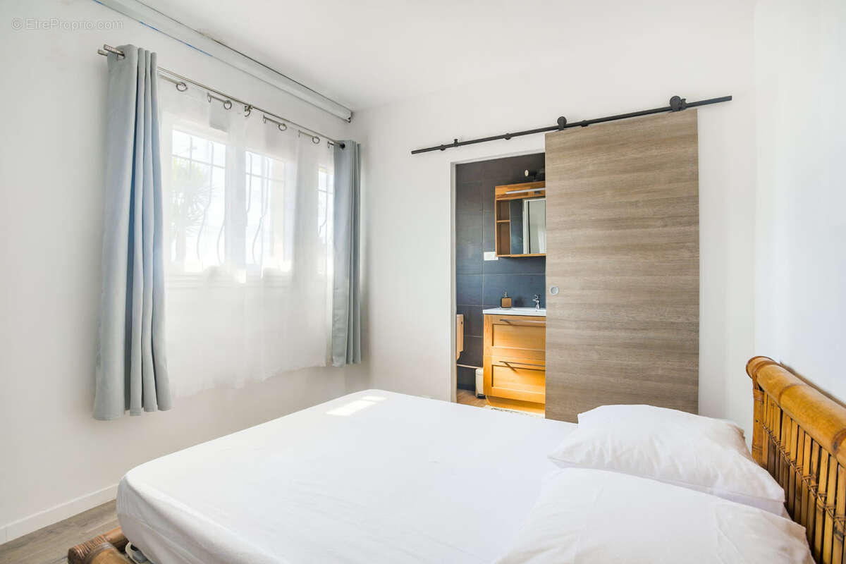 Maison à MANDELIEU-LA-NAPOULE