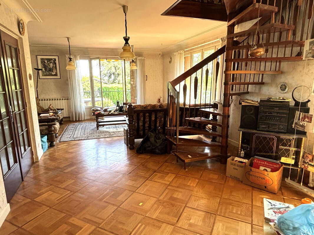 Maison à SAINT-CYR-AU-MONT-D&#039;OR